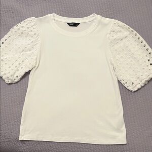 Vera Wang White Eyelet Puff-Sleeve Tee